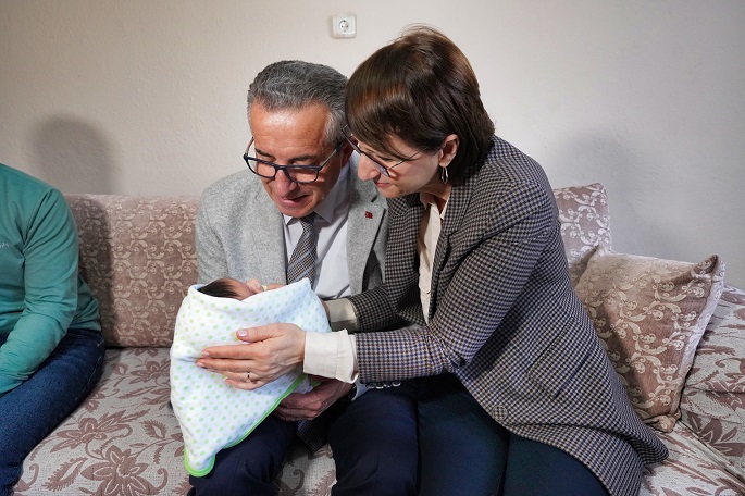 Gaziemirli Arda çiftinin bir 'çocukları' daha oldu
