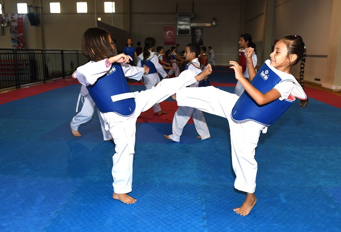 Çiğli Belediyesi’nin Yaz Spor Okulu Kayıtları Başlıyor
