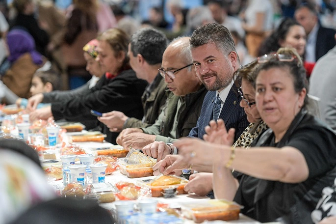 Büyükşehir’in ramazan bereketi Buca’da