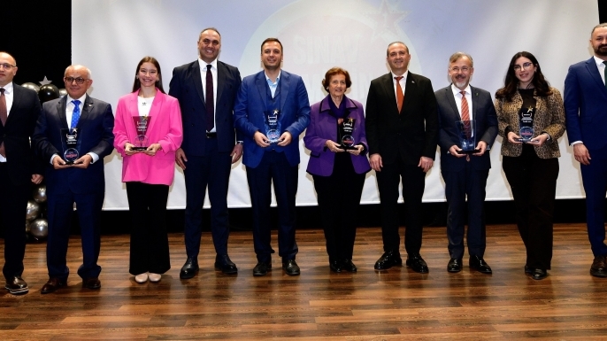 Bornova, eğitime desteğiyle fark yarattı