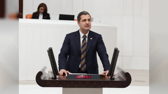 CHP’Lİ DENİZ YÜCEL: “AKP TÜRKİYE’SİNDE BASIN CAN ÇEKİŞİYOR, HALK DOĞRU BİLGİYE ULAŞAMIYOR”