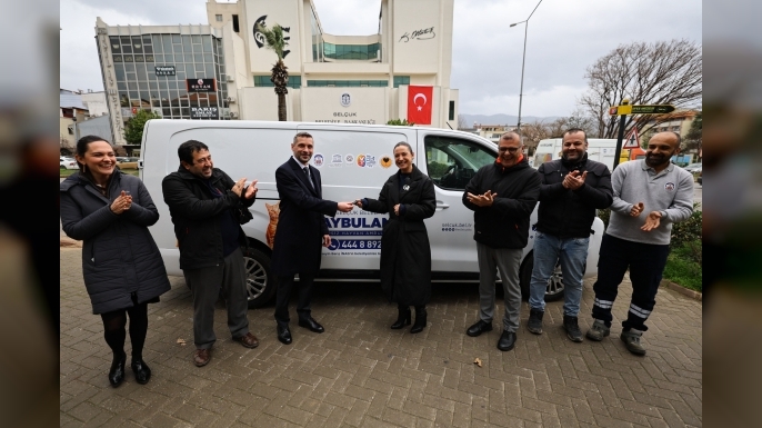 Efes Selçuk Belediyesi’ne Hayvan Ambulansı Bağışı