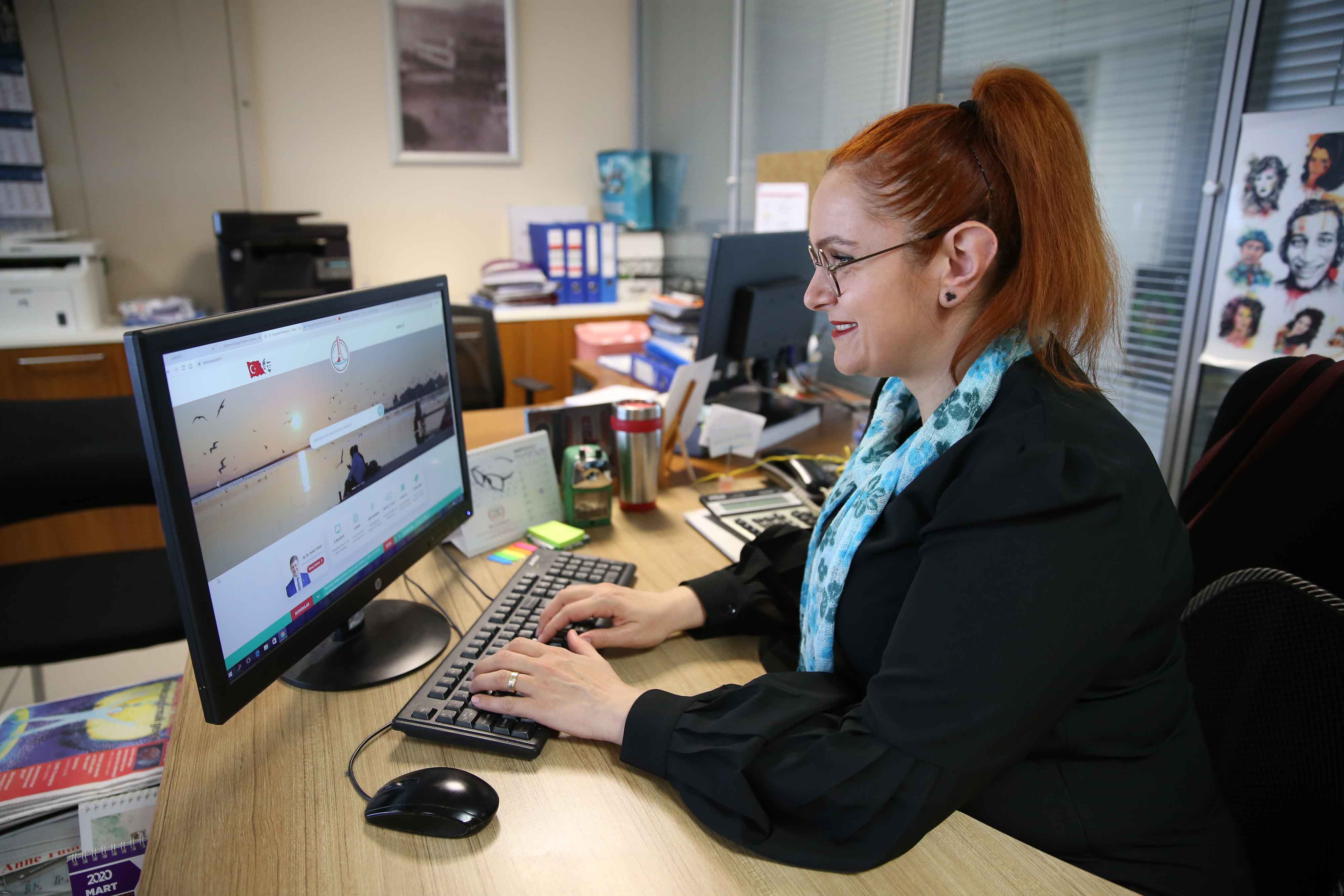 Karşıyaka’da STK’lara e-toplantı desteği