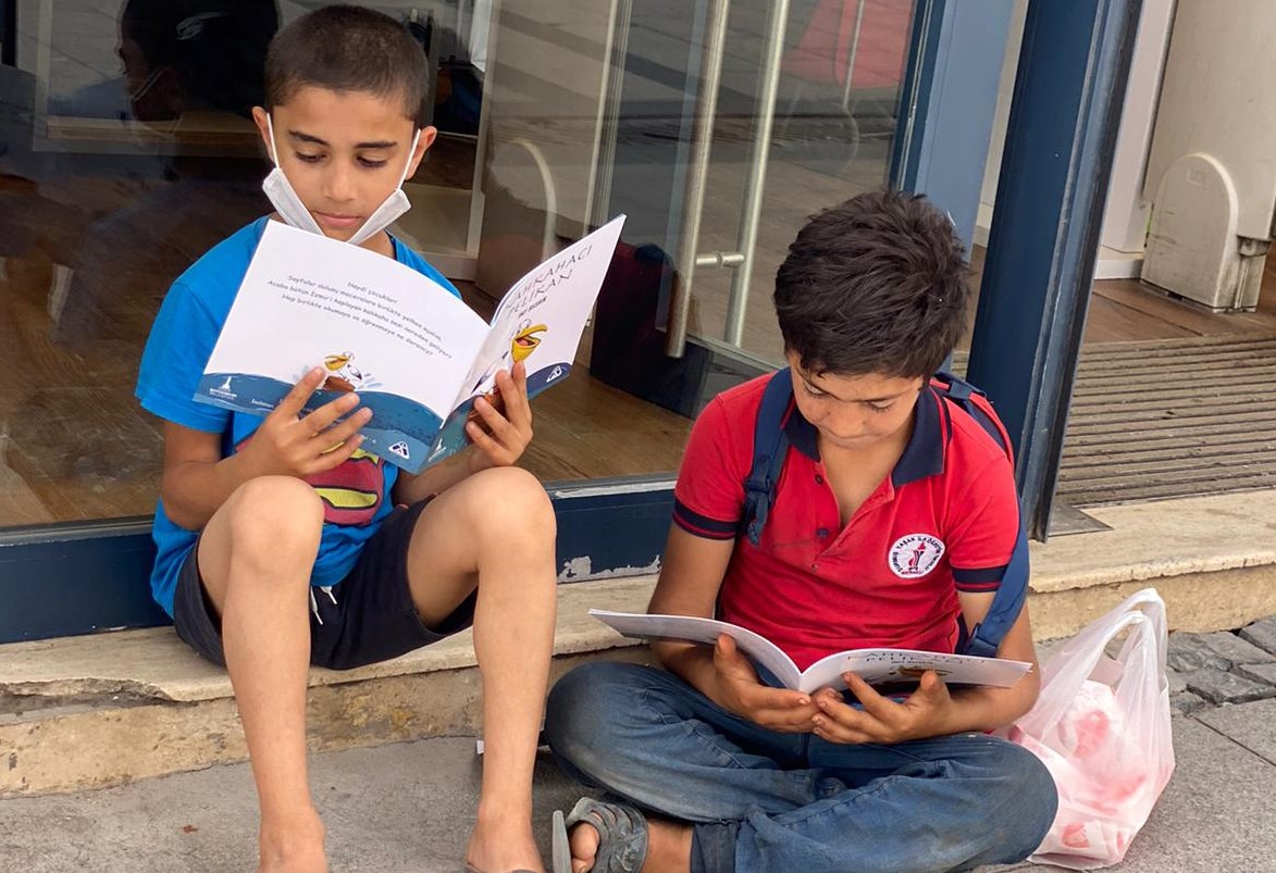 İZELMAN’dan çocuklara 10 bin kitap