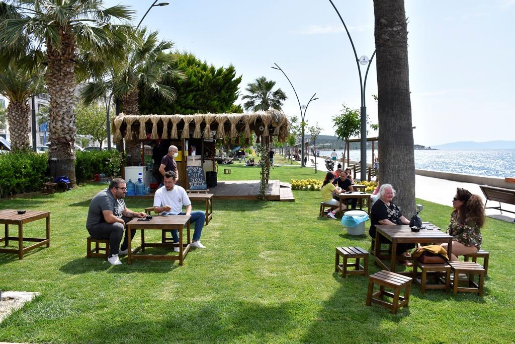75. Yıl Parkına Özel Palmiye Kafe