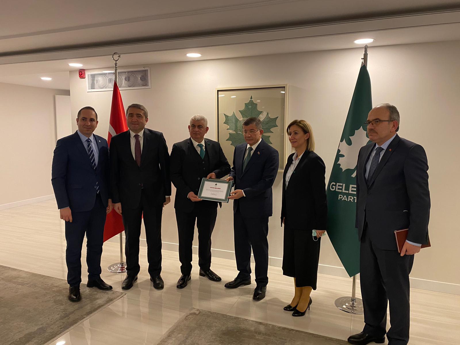 Gelecek Partisi İzmir İl Başkanı Hakan Yazar oldu