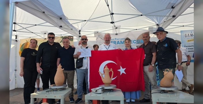 Menemen Çömlekçiliği Fransa’da Tarih Yazdı