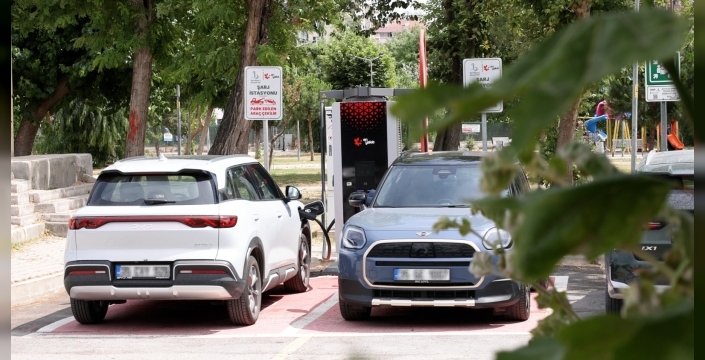 BAYRAKLI’DA 10 NOKTADA 20 ŞARJ ÜNİTESİ